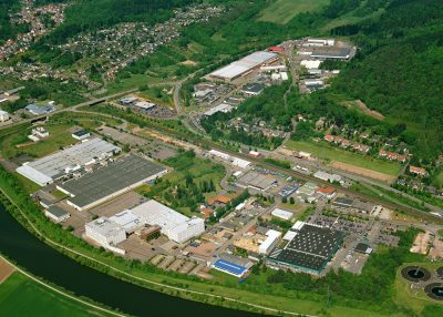 Le photo montre une photographie aérienne de la zone industrielle du nord-ouest.