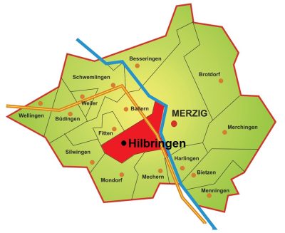 Die Karte zeigt die Lage des Stadtteils Hilbringen im Merziger Stadtgebiet. Hilbringen liegt auf der linken Saarseite Merzigs. Der Stadtteil grenzt im Nordosten an Ballern und ist im Osten durch die Saar von der Kernstadt Merzig getrennt. Im Süden grenzt Hilbringen an Mechern und Mondorf. Im Westen grenzt Hilbringen an Silwingen und im Nordwesten an Fitten.