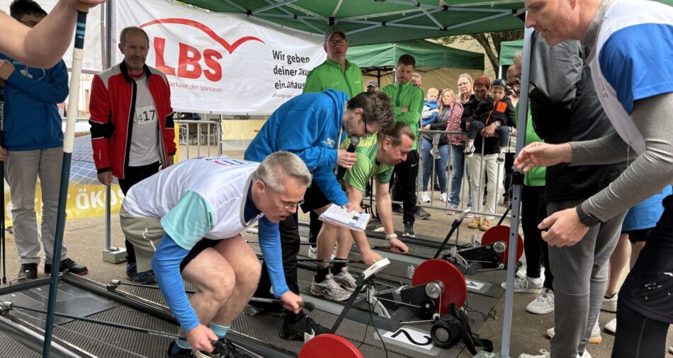 Das Foto zeigt die Teilnehmer der Biathlon-Tour 2025 - Merzig in Aktion.