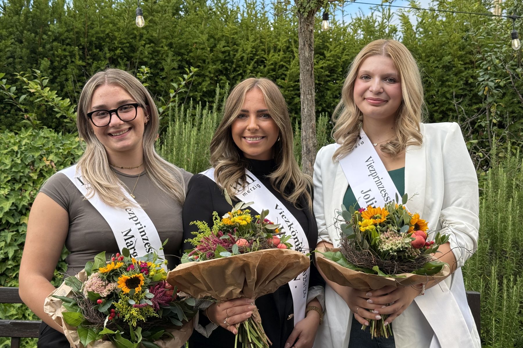 Viez-Hoheiten 2025/26: Prinzessin Margarete, Viezkönigin Laura IV., Prinzessin Jolina