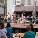 Modenschau beim Blumenmarkt