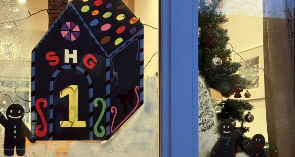 1. Fenster des Lebendigen Adventskalenders 2025 im SHG-Klinikum Merzig