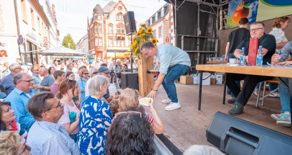 Apfelkuchen-Wettbewerb beim 20. Markt der Köstlichkeiten 2025