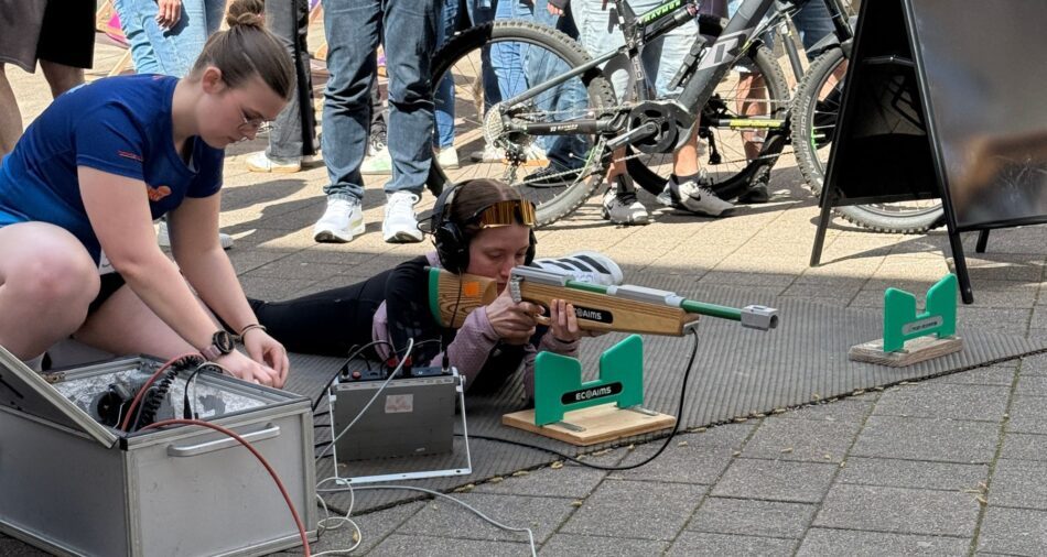 Johanna Recktenwald beim Akkustikschießen (Biathlon Tour 2026)