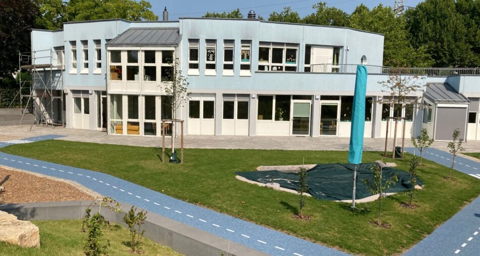 Frontalansicht auf die Kita St. Josef