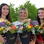 Viez-Dreigestirn 2026/2027 mit Blumen in der Hand